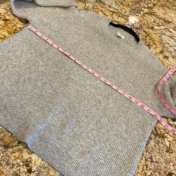 J. CREW Extra Soft Oversized Sweater - Picture 7 of 11
